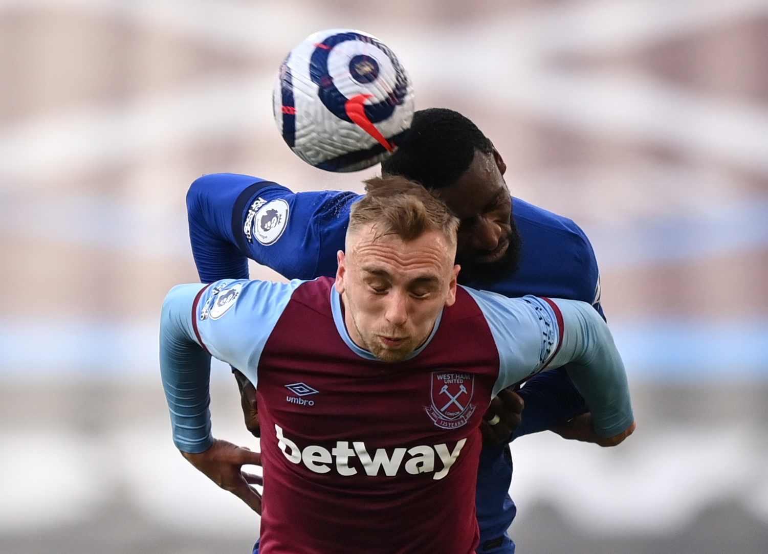 声音哽咽 声音哽咽