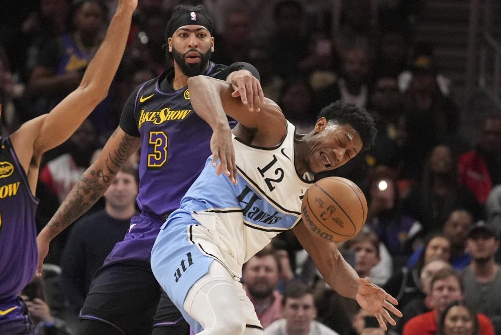 一是边后卫 一是边后卫